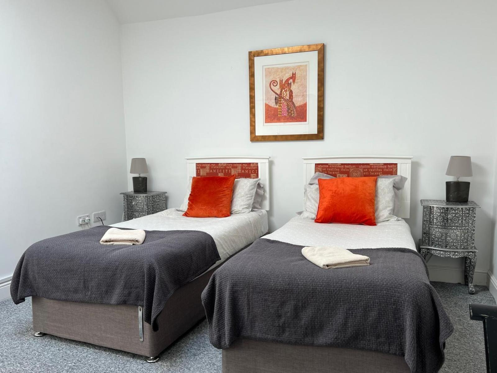 Premium Apartments Thatcham Broadway المظهر الخارجي الصورة